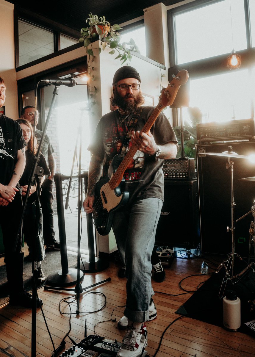 Baltic to Boardwalk (@baltic2boardnd) on Twitter photo Wish a Happy Birthday to our bass man Jesse. He wears many hats whether itβs promoting killer shows, collecting sneakers, buying vintage, locating vegan restaurants, or being the longest reigning bassist weβve had in the band.
We love Jesse & you should too.
πΈ <a href="/vnicvrlson/">β«πΌππ β«</a> Wish a Happy Birthday to our bass man Jesse. He wears many hats whether itβs promoting killer shows, collecting sneakers, buying vintage, locating vegan restaurants, or being the longest reigning bassist weβve had in the band.
We love Jesse & you should too.
πΈ <a href="/vnicvrlson/">β«πΌππ β«</a>