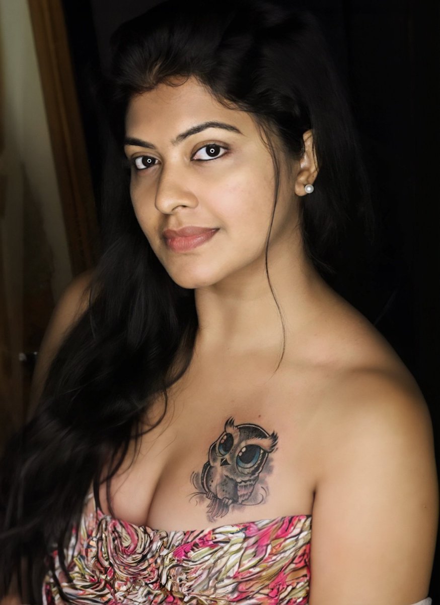 karthik_oopavan's tweet photo. Hot luscious bird 🔥🧡 https://t.co/IIkqcrdqn0