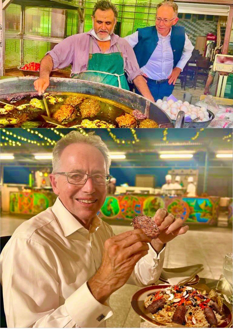 AusHCPak's tweet photo. I can’t visit #Peshawar without treating my taste buds to freshly cooked delicious #food. Peshawar's chapli kebab and kabuli pulao from the best outlets in town. The best food in the country, hands down!
ڈیر خوند اے اوکو https://t.co/s1seUWVxyk
