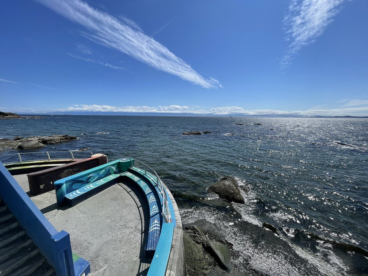 tarastravels's tweet photo. Wonderful #Peakermeetup today with Lisa & Lesya in Victoria! ๐๐ผ Gorgeous windy walk by the sea with friends - perfect! Cheers! ๐ฉต๐ค๐ผ
#mpc2023 #vipeakers #islandpeakers #bcpeakers #ontariopeakers #canadianpeakers @MyPeakChallenge @SamHeughan https://t.co/tDUCnPA2Oh