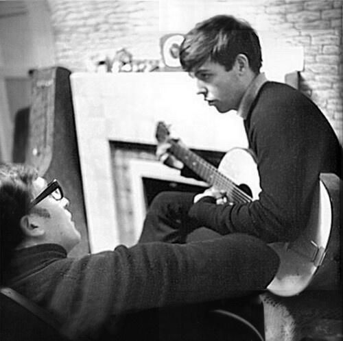 RT @crockpics: John Lennon & Paul McCartney, 1962. https://t.co/PHJQsyhoWw
