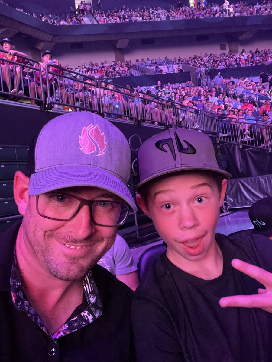 MattCKendall's tweet photo. #DudePerfectTour @DudePerfect let’s goooo!!! #eugeneOregon https://t.co/XF2pKg5gqY
