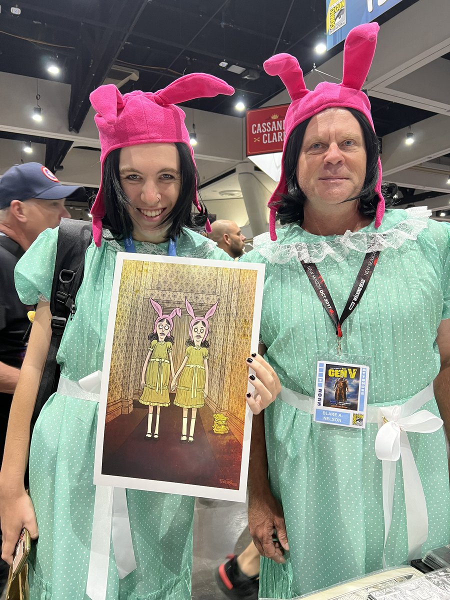 FrankForteArt's tweet photo. Some shots from Asylum Press/Frank Forte booth 1429 - stop by for amazing #comicbooks #enamelpins #stickers and fine art #prints #horror #SD_Comic_Con @ComicCrusaders @TheComicon @Comic_Con #sdcc #sdcc23 #sdcc2023 #comiccon https://t.co/t4qFy2aHfJ