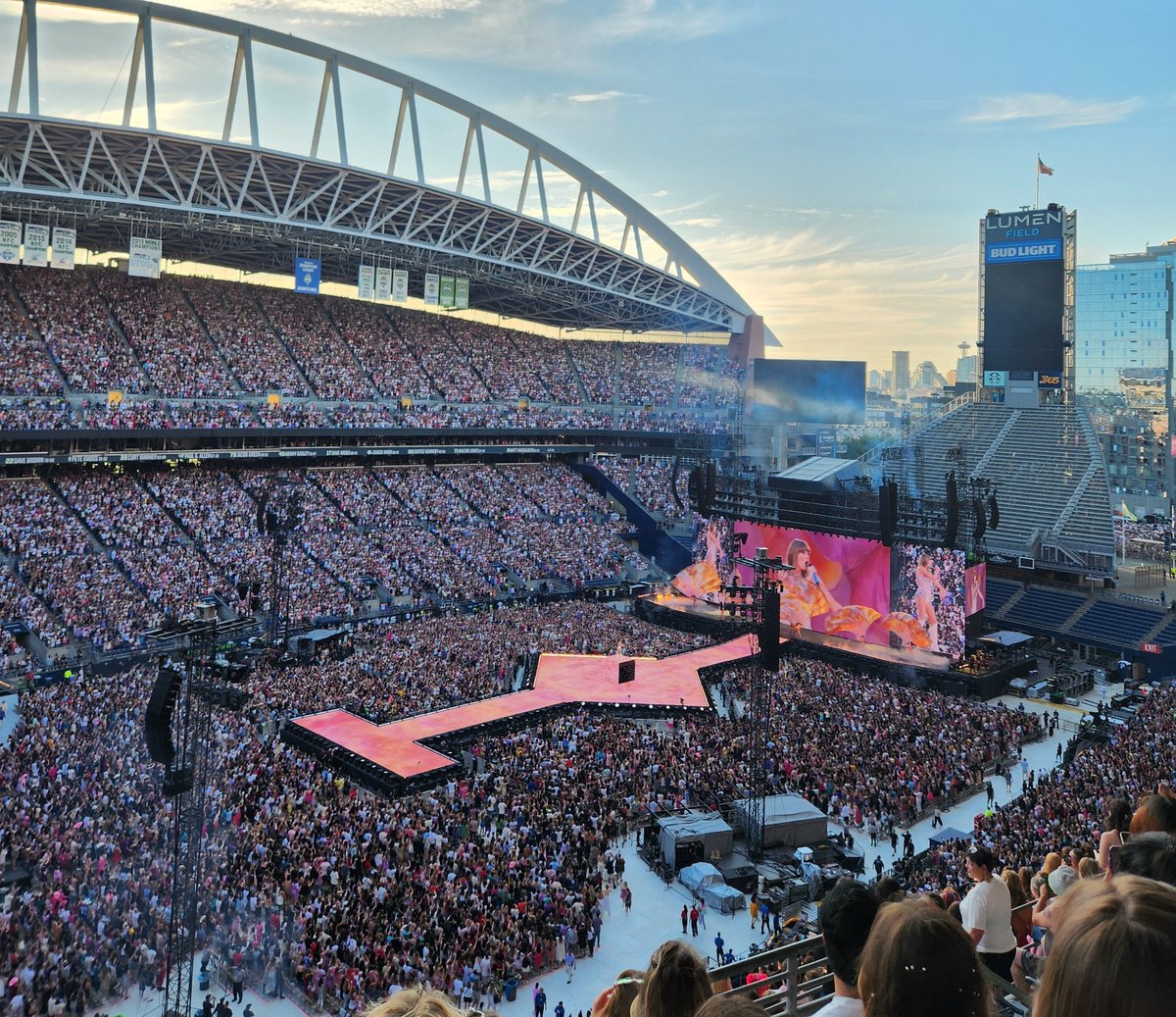 The Eras Tour tweet media