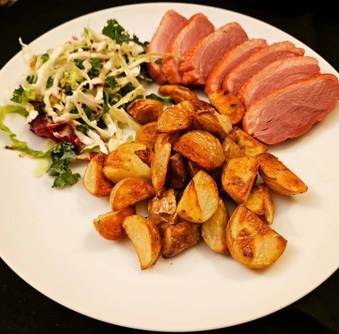 Smoked Duck Breast with Roasted Potatoes and Kale Salad 
#smokedduck #duck #roastedpotatoes #kalesalad #chefathome #homechef #cookingathome #homecooking #foodie #goodeats #tasty #simplydelicious