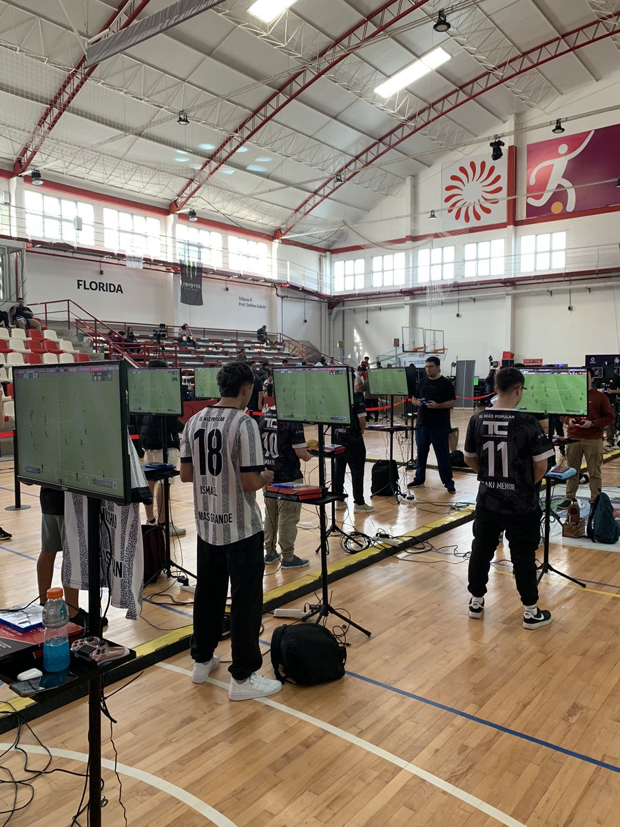 𝗟𝗮 𝗖𝗮𝗿𝗿𝗲𝘁𝗮. tweet media