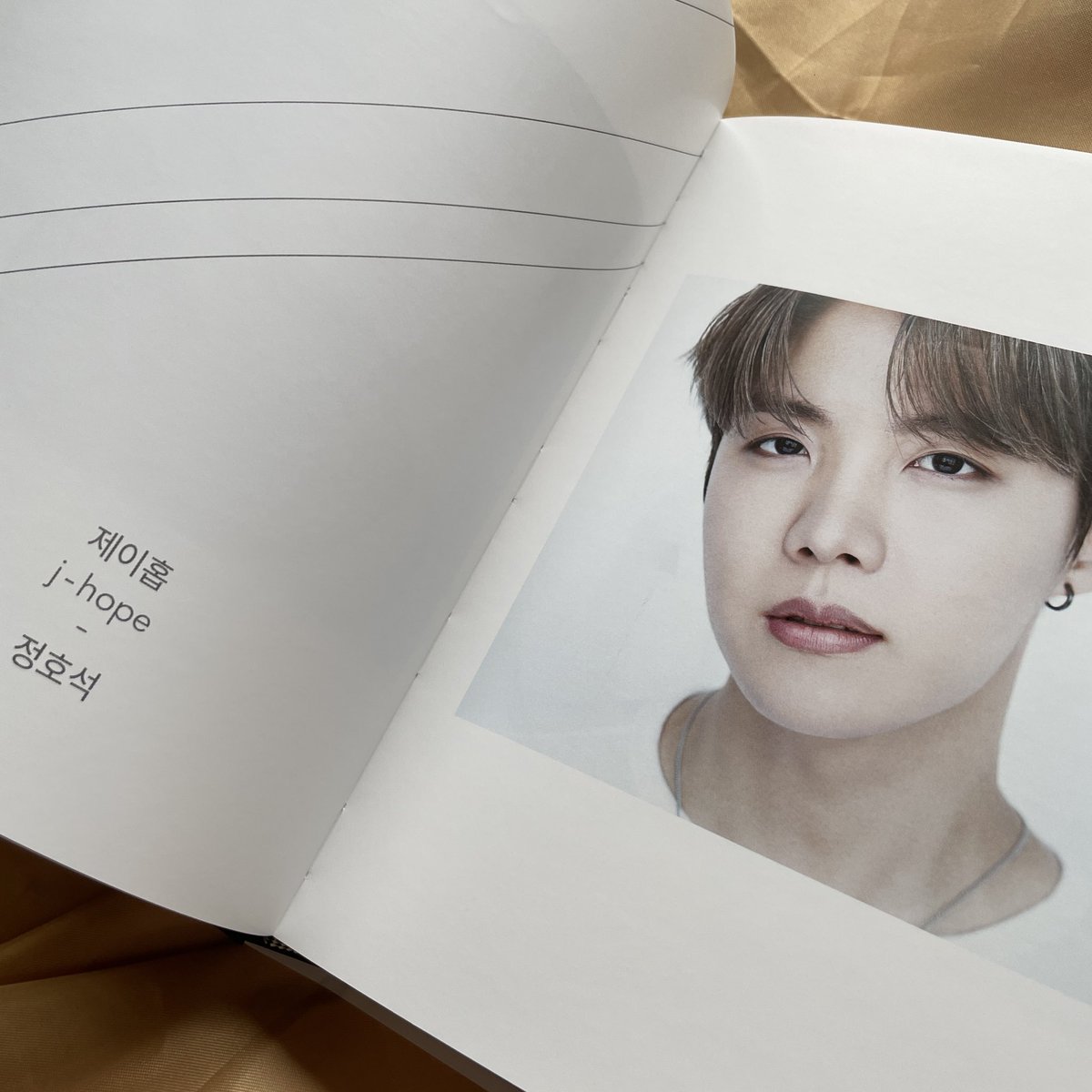 sarangoppa_ph's tweet photo. our boys 🥺💜

get a copy: https://t.co/lqfsqPmYhw https://t.co/vu33tkhRBZ