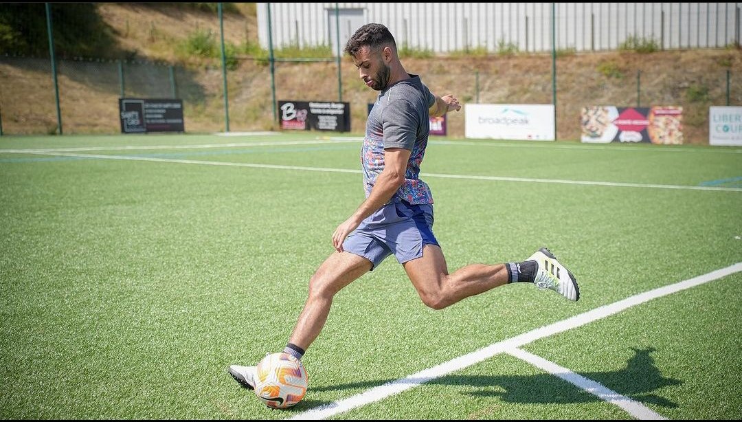 MohunBaganHub's tweet photo. Mohun Bagan Star @adnan_hugo had an amazing personal training sessions during his holiday in Duvi Coaching - Alan Duvigneau 

#mohunbagan #isl #indianfootball https://t.co/EFCcaKBLrC