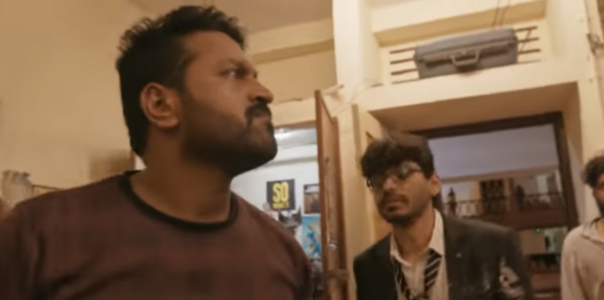 Prashh1111's tweet image. Am I the only who felt #Rishabshetty and #Pawankumar cameo was not that convincing in the movie..? 

#HostelHudugaruBekaagiddare