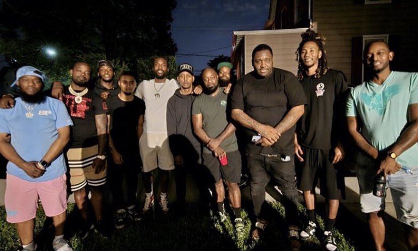 PhillyFameTV's tweet photo. Meek Mill Mike Knox Freeway and Others Came Together to Support Gillie #RipCheese🕊️#PhillyFAMETV📺 https://t.co/lqB8vd0y8z