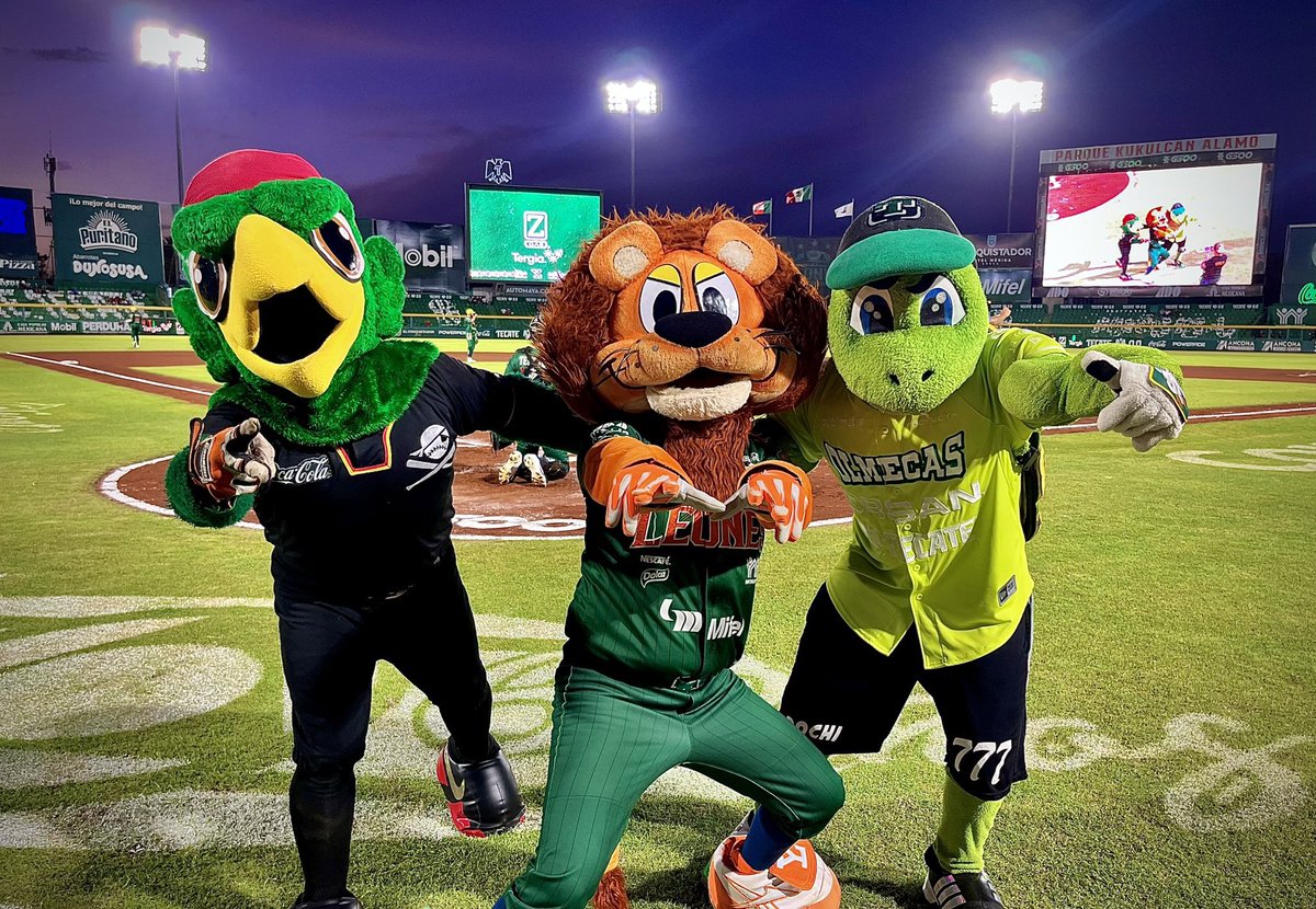 AtmosferaD's tweet photo. FELICES 10 LEONEL! 🦁❤️

Con "el pochi" y "lorenzillo" como invitados especiales, este sábado, el parque Kukulcán festejó a @LeonelelCoronel por sus primeros 10 AÑOS como la mascota oficial de los @leonesdeyucatan. 

GRACIAS POR UNA DÉCADA DE  RISAS Y ALEGRÍA, LEONEL! https://t.co/Pipov3IyaC