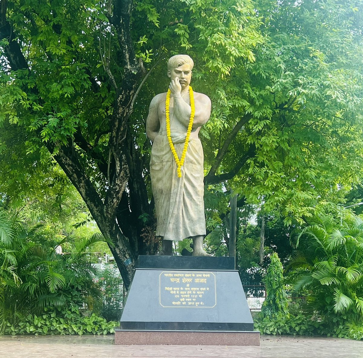 himantabiswa's tweet photo. Veer Chandrashekhar Azad was a valiant fighter, who shook the British empire through his undefeatable quest for freedom and enthused the youth of Bharat to stand up for its independence. 

On his Jayanti today, I recall his heroics and urge our youth to stand up for Bharat. https://t.co/lvx6dkfhMJ