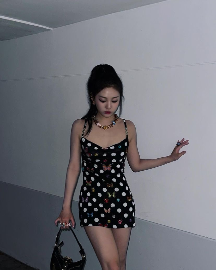 nicotitne's tweet photo. She carries herself exudes a captivating sensuality that leaves you captivated, while her genuine innocence and playfulness make you cherish every moment spent in her presence. She is a true enchantress, leaving everyone in awe of her fascinating duality. https://t.co/jmamtcsRdG