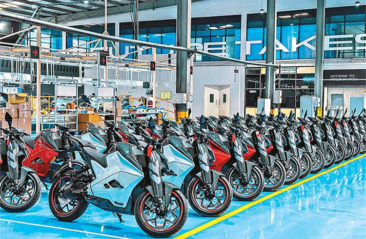 Autocar Professional tweet media