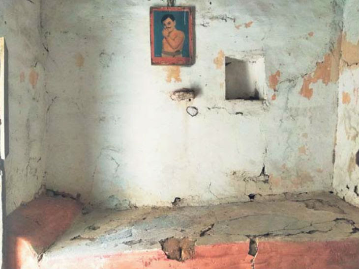 But it was 'their chacha' who fought the British. #ChandrashekharAzad ...