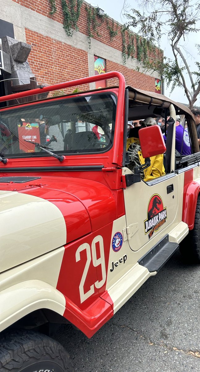 princess1_nes's tweet photo. The Jurassic Park activation at #SDCC was so much fun!  Great interactive experience and even a T-rex!  

Dino nuggets sponsored by @johnsoulesfoods were tasty.  

And cool merch celebrating the 30 year anniversary by @amazon.

#sdcc2023 #jurassicpark #amazon #johnsoulesfoods https://t.co/jG17LBKl3q