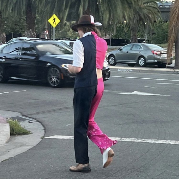 boogiememes's tweet photo. me heading to the movie theaters to watch both the barbie movie and oppenheimer https://t.co/vdb11BS23X