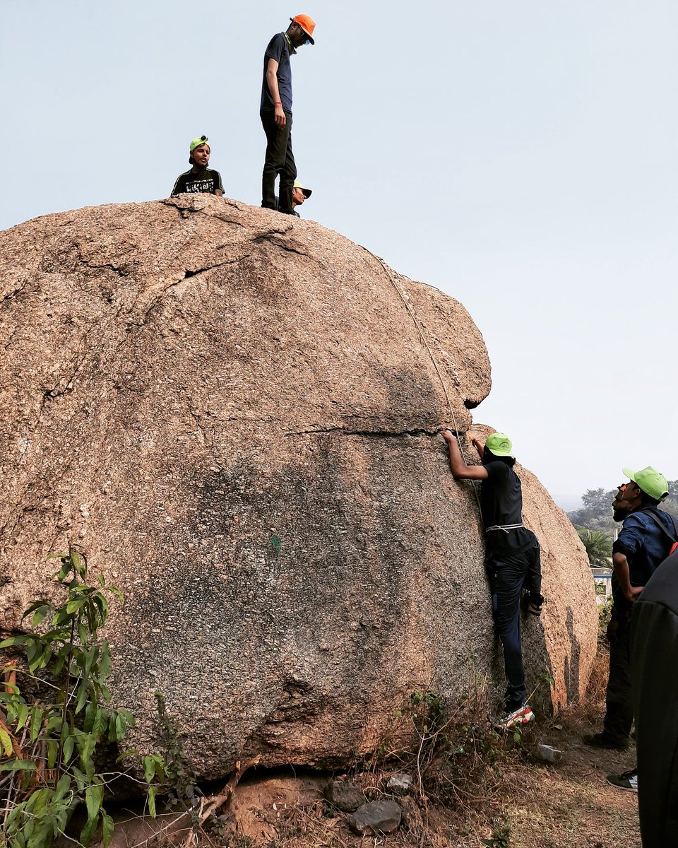 dennature23's tweet photo. #purulia #WestBengal #joychandihill #rockclimbing https://t.co/DwNoYyeAGd