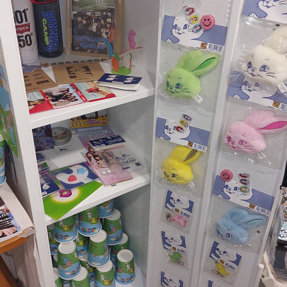 📍NewJeans 1st Cookie

뉴진스를 향한 사랑이 가득했던 카페🫶
여러 뉴진스 굿즈들이 빼곡히 자리잡고 있어서
완전 추억 돋았어요🥹🥹💕

#새_청바지_일주년_축하해
#일주년_쿠키_우리집에만_있지_놀러와
#당근만_먹다보니_벌써_일년