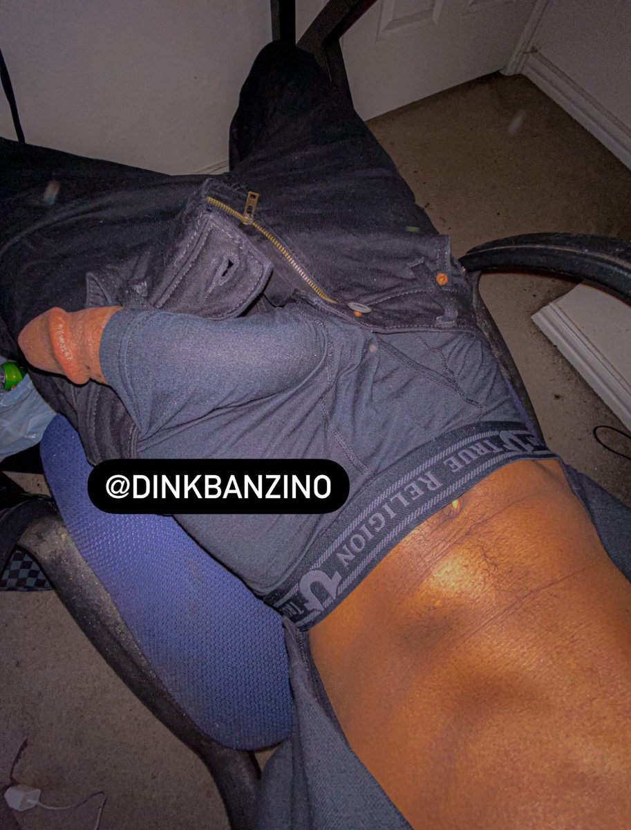dinkbanzino's tweet photo. Just lick the tip 😈 https://t.co/G3KIFAxKnU