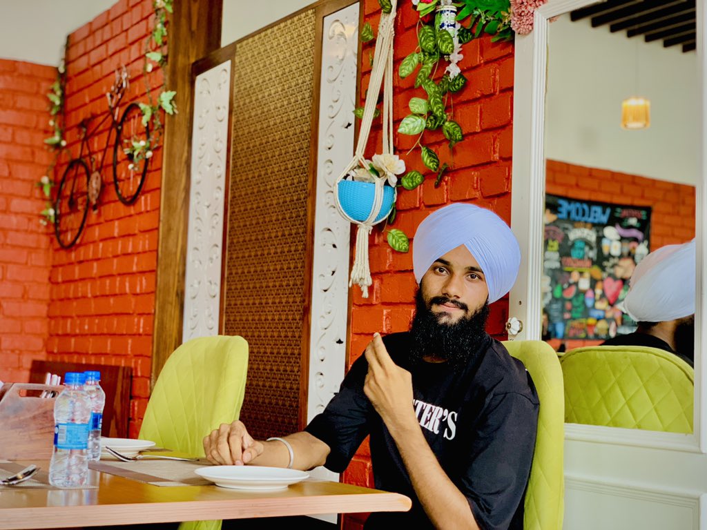 Jaspree61500938's tweet photo. ਜ਼ਿੰਦਗੀ ਦਾ ਹਰ ਪਲ ਦਿਲ ਖੋਲ ਕੇ ਜੀ ਵਾਪਿਸ ਸਿਰਫ ਯਾਦਾਂ ਆਉਂਦੀਆ ਵਕਤ ਨਹੀਂ😇💯 https://t.co/RvloDU84RK