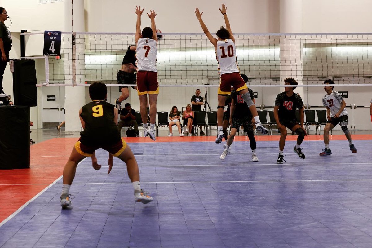usavaz's tweet photo. 🏐 Wrapping up day 3 UNDEFEATED. 6-0 heading into semis for #AZHP's 19U Boys Select. Coaches Matthew August and Trent Bruns lead the pack.
.
.
#AllStarChamps #FL23 #PathToThePodium #AZRegion

📸 Photos courtesy Zyonna Fellows https://t.co/7QjWVGHVYX
