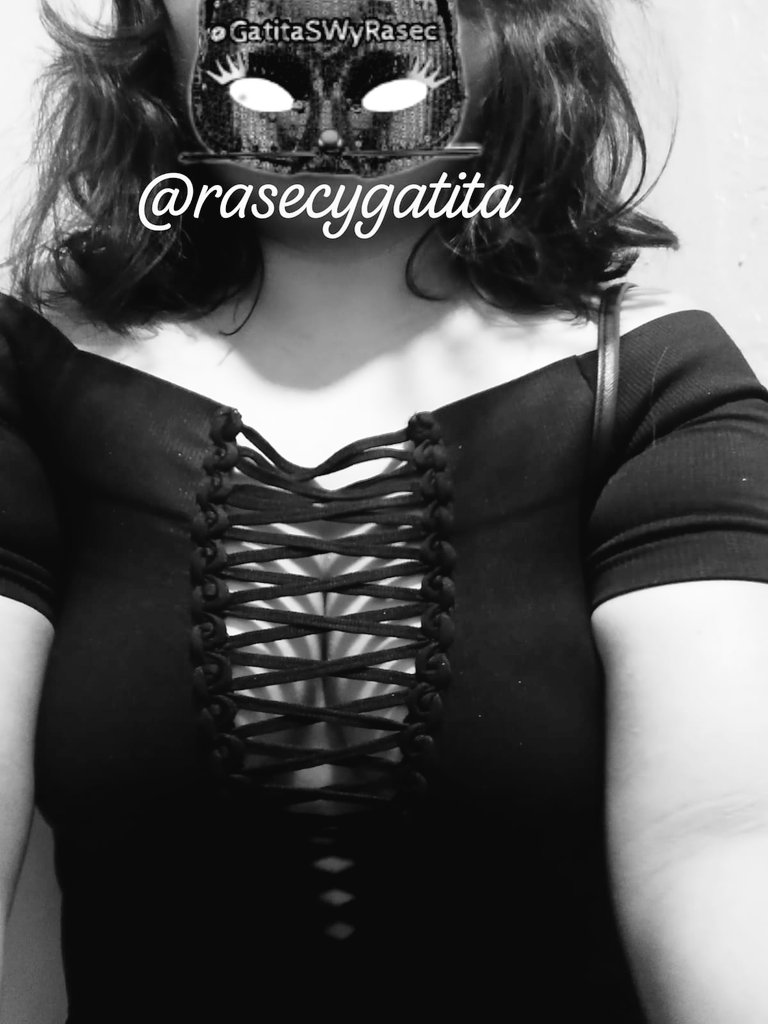 GATITAHOT♠️💀 tweet media