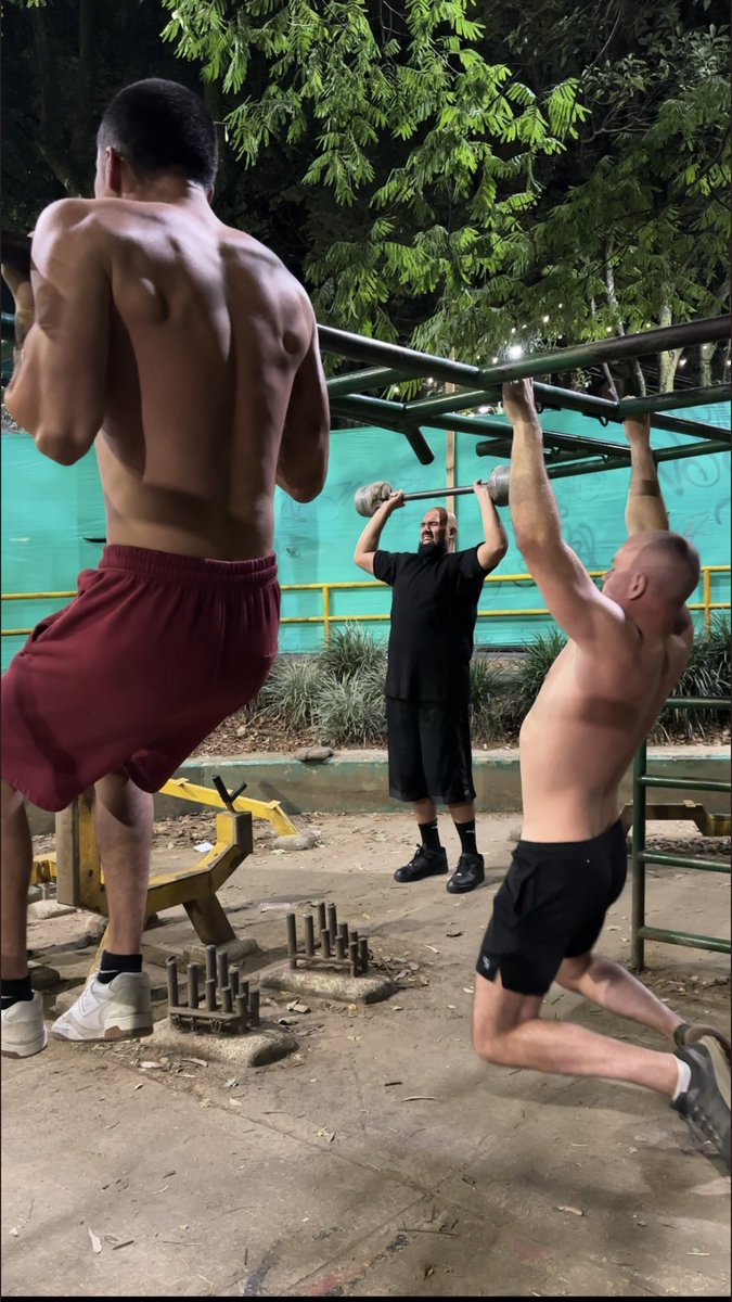 SNEAKO Hits Outdoor Gym in Colombia! 🔥