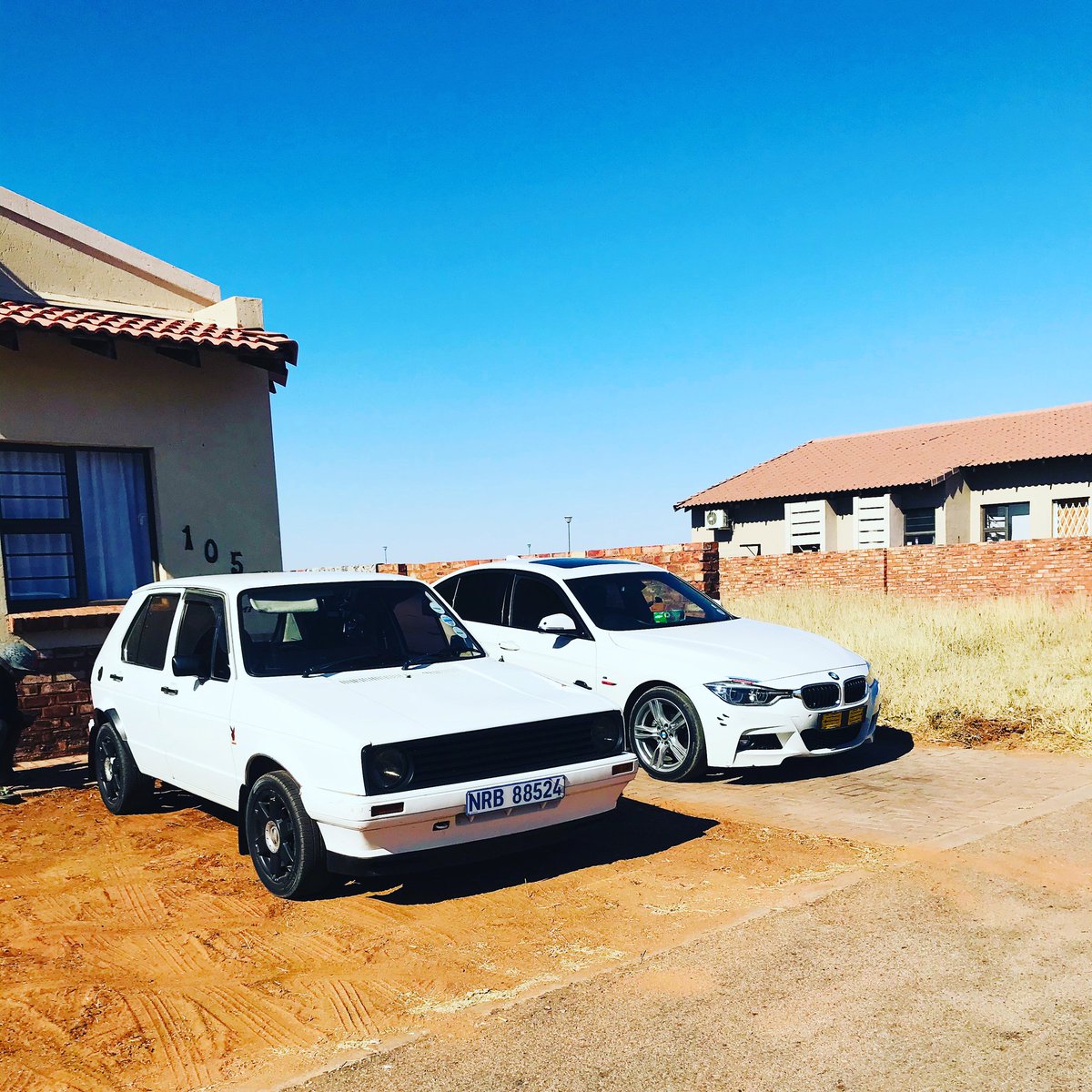 FasieFunie's tweet photo. @Nomagugu_xo @ZiphoratorS The car next to it https://t.co/h47vSV01l4