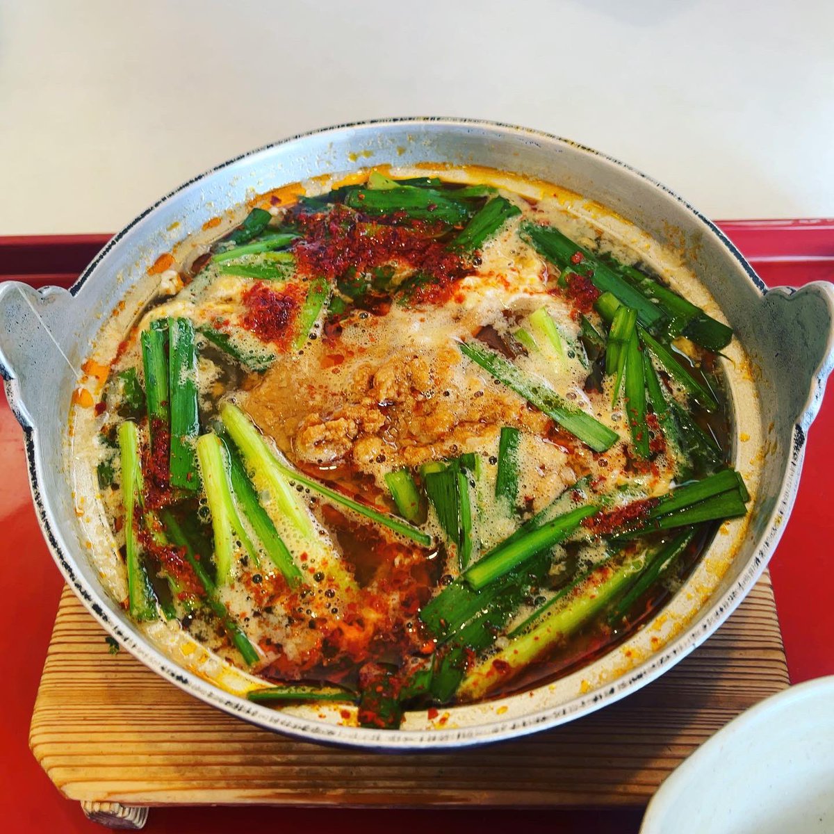 Jimny_Jim23's tweet photo. #Joyfull宇部黒石店 #宮崎風辛麺 #期間限定
#Joyfull #ジョイフル #Joycafe #Restaurant #レストラン #ファミレス
#宮崎辛麺 #辛麺 #宮崎名物 #辛 #🔥 #旨辛醤油スープ #醤油 #唐辛子 #にんにく #挽き肉 #ニラ #溶き卵 #もちもち麺 #鉄鍋
#一味唐からし
#ごちそうバラエティ!夏フェア https://t.co/jSJDs8UhLI