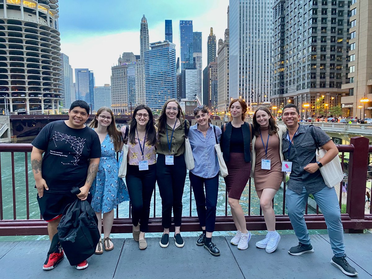 AshleyNAbel's tweet photo. Just a few developmental biologists enjoying a beautiful Chicago evening after a packed day of spectacular science! #2023SDB has been such an incredible experience so far. I love meeting other trainees and sharing our visions for the future! https://t.co/eVpdLb8zPA