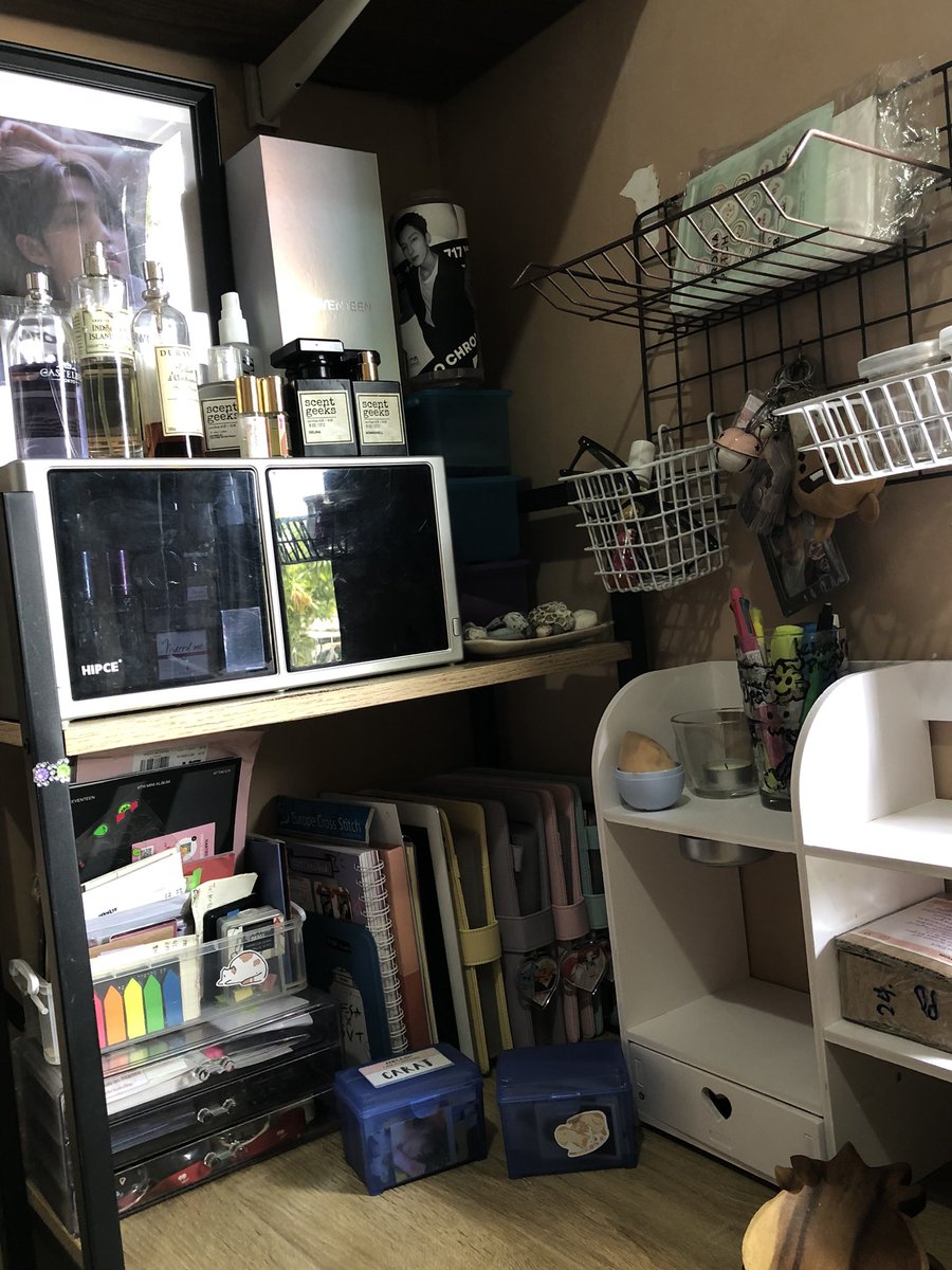 unojeonstan's tweet photo. I tried being a minimalist pero 😭😭😭 https://t.co/GoM0cHzWU6