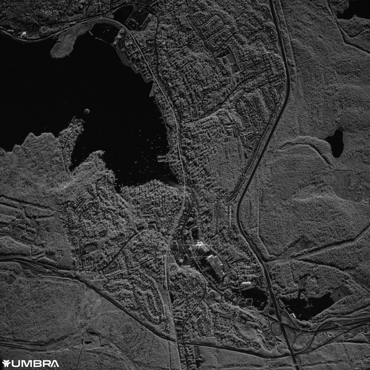 boxMica's tweet photo. 2 SAR collections from July 22 10:38 PM ADT showing flood waters in Halifax &amp; Bedford while #HalifaxSAR continues in the area. Using @umbraspace 35cm SAR imagery to monitor the situation with basemap context from @Mapbox. https://t.co/9C39lv9OJ1