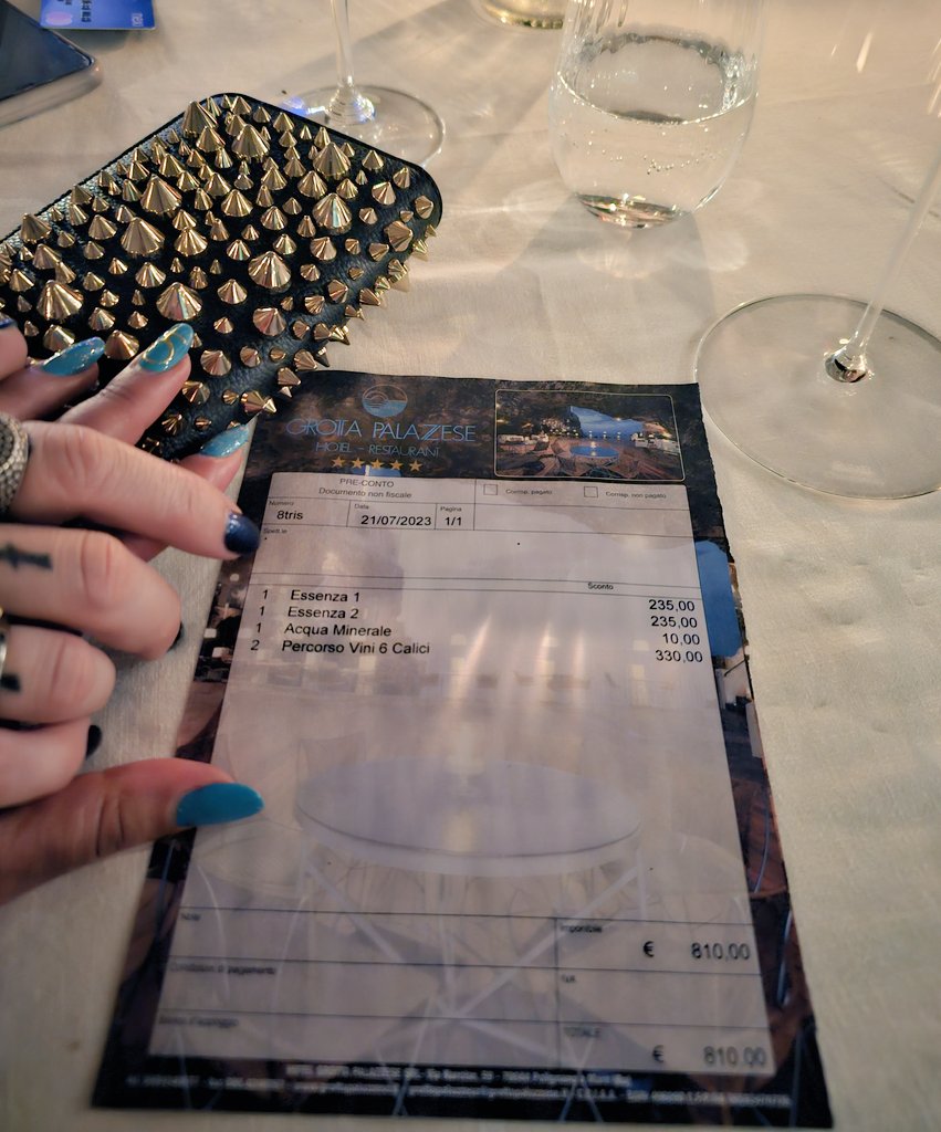 EzadaSinn's tweet image. She pampers me rotten in every way. 

@GiadaDaVinci at #Grottapalazzese 😍

#Womendoitbetter