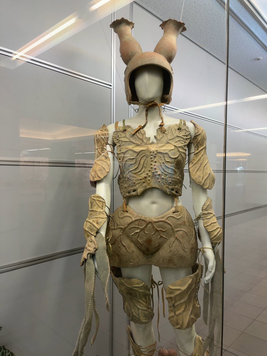 mochiunagi's tweet photo. AATM アートアワードトーキョー丸の内 2023を見てきた。すんごい量の作品が展示されていて暴力的なまでに多い。しかも一点一点がデケェ。一周するだけで感性が疲労困憊するから日を開けて分けて見た方が良さそう。 https://t.co/WswSuMkG6u