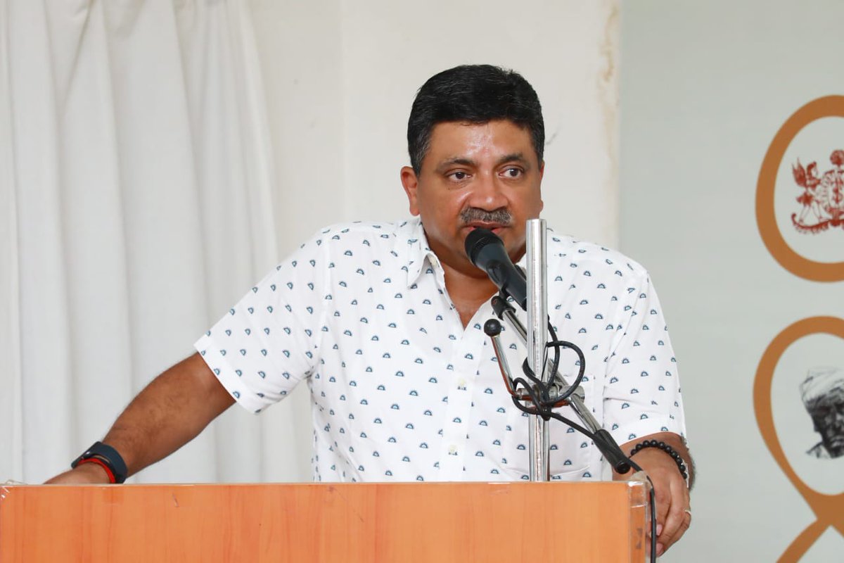 ptrmadurai's tweet photo. Enlightening to listen to a thought-provoking, stimulating conversation at Roja Muthiah Research Library on Dr Parakala Prabhakar’s collection of essays, The Crooked Timber of New India between the author @parakala and the inimitable @nramind. Dr Prabhakar touched on the many issues that threaten the idea of India: the rightwing turn of civil society, the faustian bargain done by regional parties, the dangerous levels of youth unemployment, the absence of data, and mere PR as a proxy for actual governance.  

As the Founder of Dravidian Professionals Forum @DravidianForum, I was happy that it co-hosted the event, and played a part in creating a safe space for the democratic exchange of ideas. Such events are the manifestation of our motivation - that ideas are the lifeblood of any movement. I thank @CholamandalPann @dharanisalem and @PugazhGandhi for initiating this reading hub along with the Administration of the Roja Muthiah Library, and maintaining its quality and vigour.