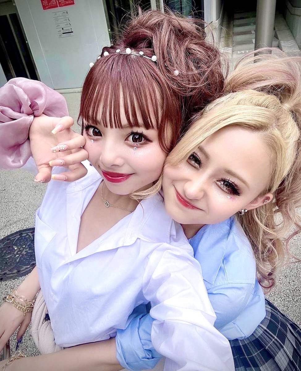 Beeerz5's tweet photo. 罵って欲しいマゾのオっさんども🩵

てめーらの天敵の、年下挑発ナマイキムスメで～す🩵
ハサミ撃ち状態で連続ブッパ不可避のアッパーアクメ叩き込んでやっかぁ🩵

コンプラなんてマジガン無視🩵
とことんタマキンボール蹴り込んでやっから、上手にブタ鳴きしてみな🩵 https://t.co/1Yr8esIYMB