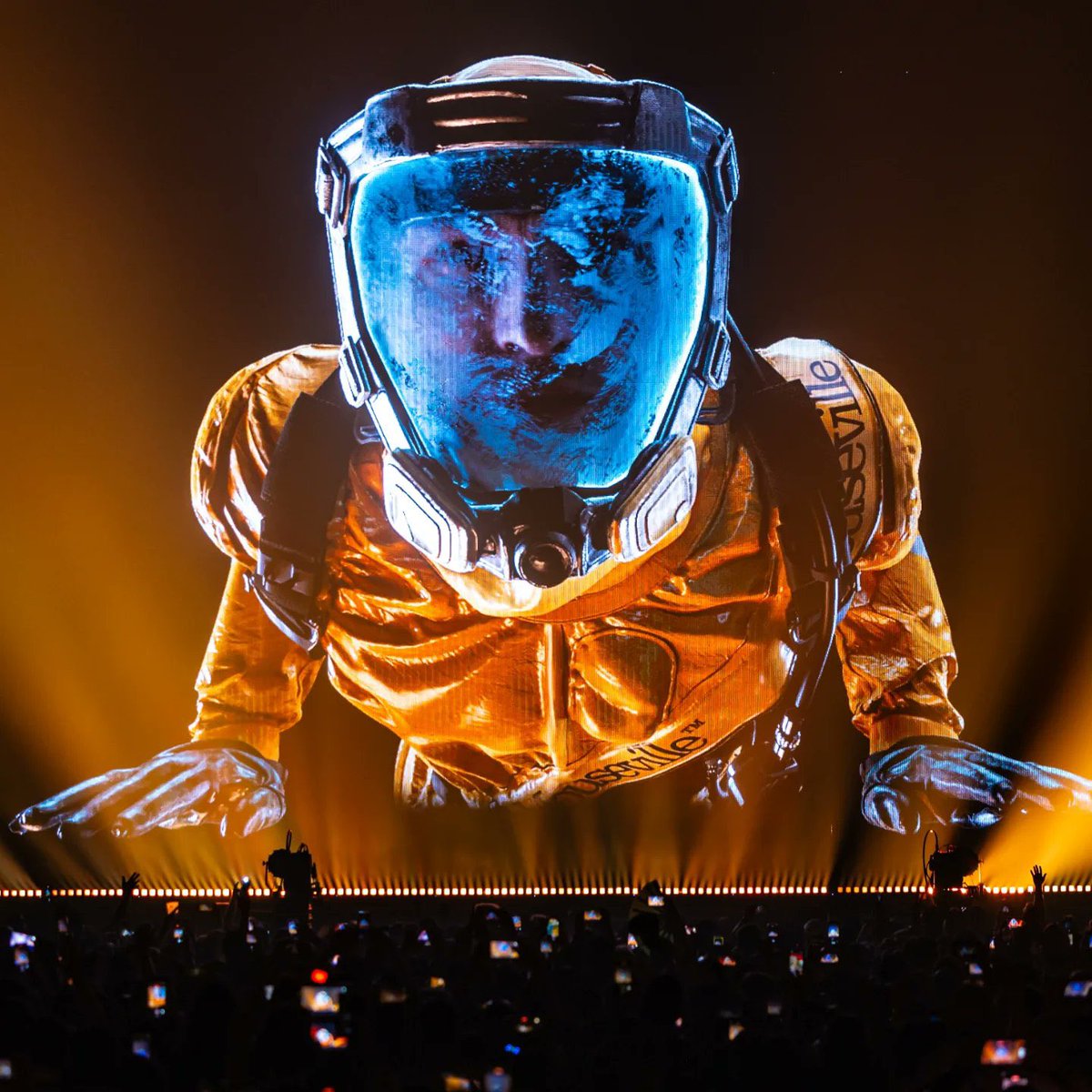 SuperNiceONline's tweet photo. Tomorrowland Belgium 2023 tendrá lugar durante dos fines de semana, del 21 al 23 y del 28 al 30 de julio.
La 17.ª edición del icónico festival tiene como tema ‘Adscendo’, con una novela de aventuras y fantasía: The rise of adscendo. https://t.co/y3009n0rfZ