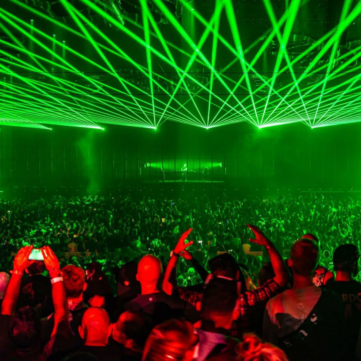 SuperNiceONline's tweet photo. Tomorrowland Belgium 2023 tendrá lugar durante dos fines de semana, del 21 al 23 y del 28 al 30 de julio.
La 17.ª edición del icónico festival tiene como tema ‘Adscendo’, con una novela de aventuras y fantasía: The rise of adscendo. https://t.co/y3009n0rfZ