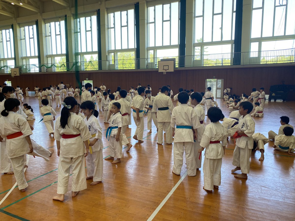 MUGEN03watanabe's tweet photo. 今日は、誠真会館の夏合宿☀️

みんな元気に練習だ😆💪 https://t.co/NylQQ7dR6Y