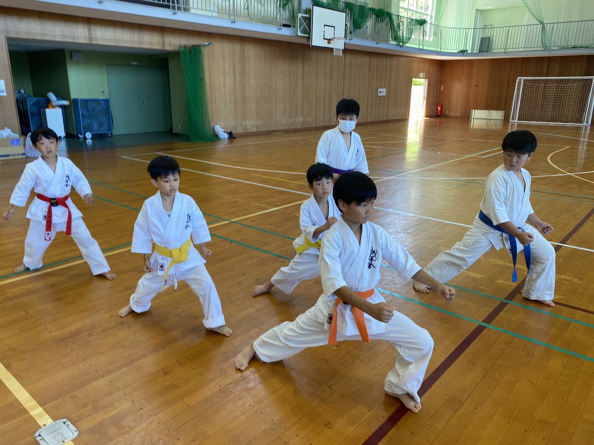 MUGEN03watanabe's tweet photo. 今日は、誠真会館の夏合宿☀️

みんな元気に練習だ😆💪 https://t.co/NylQQ7dR6Y