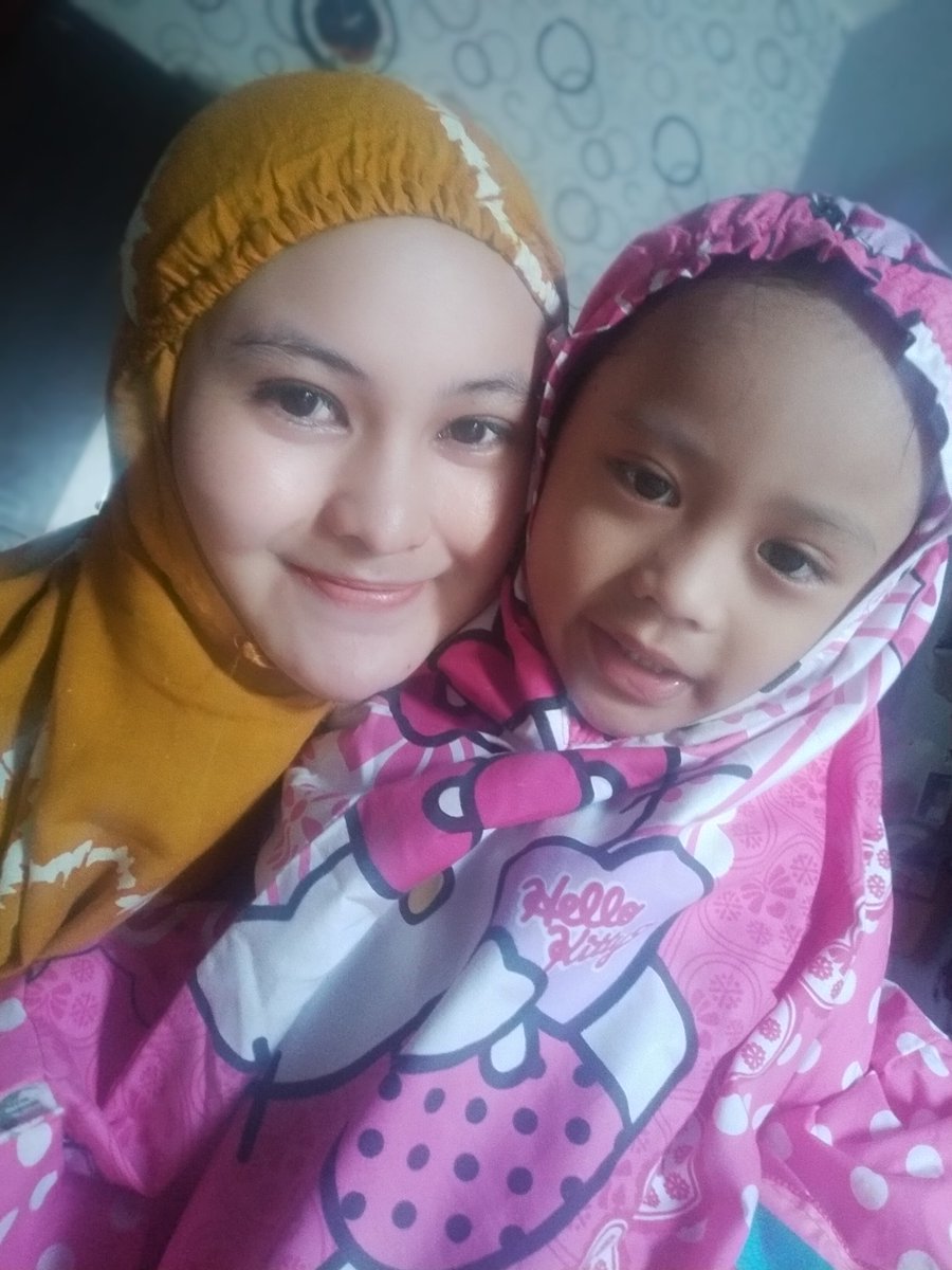 Debimonica2's tweet photo. Subhnallhh🙏🤲 doa mma msih sma smoga kta bisa ibadah dimakkah🙏😇Amin yAllah https://t.co/Sk1nwP1fab