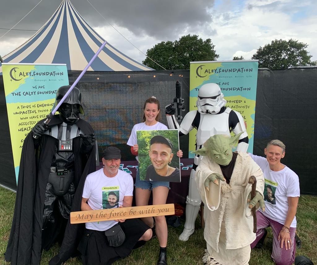 CalzyFoundation's tweet photo. Had an amazing few times days #sgp @SecretGardenHQ met the dudes from #starwars #maytheforcebewithyou #newhope
Thanku Freddie for inviting+ supporting #247helpline our campaign for 3 digit stand alone emergency mental health number ๐#suicideprevention #MentalHealthAwareness https://t.co/frepitQxsz