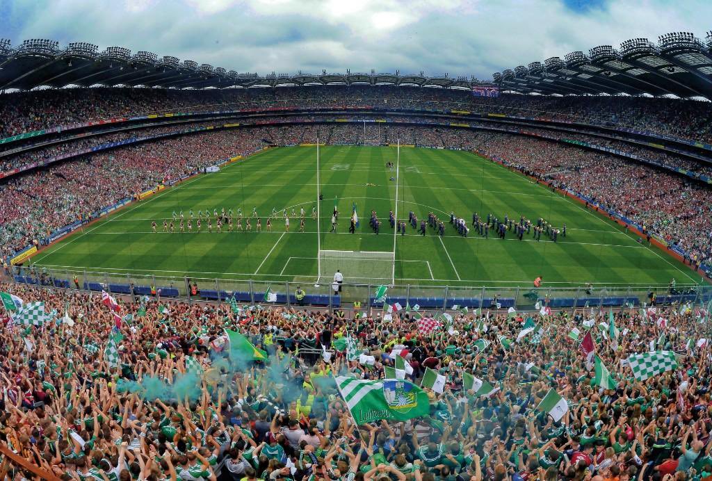 dlLambo's tweet photo. The All-Ireland hurling final - the best sporting spectacle on the planet?

85,000 people at a game thats over 1000 years old on the island, with teams  still playing for locality and pride.

Relatively untouched by diving/cheating that’s plagued most sports, a proper battle. https://t.co/9gTtL1mLLF