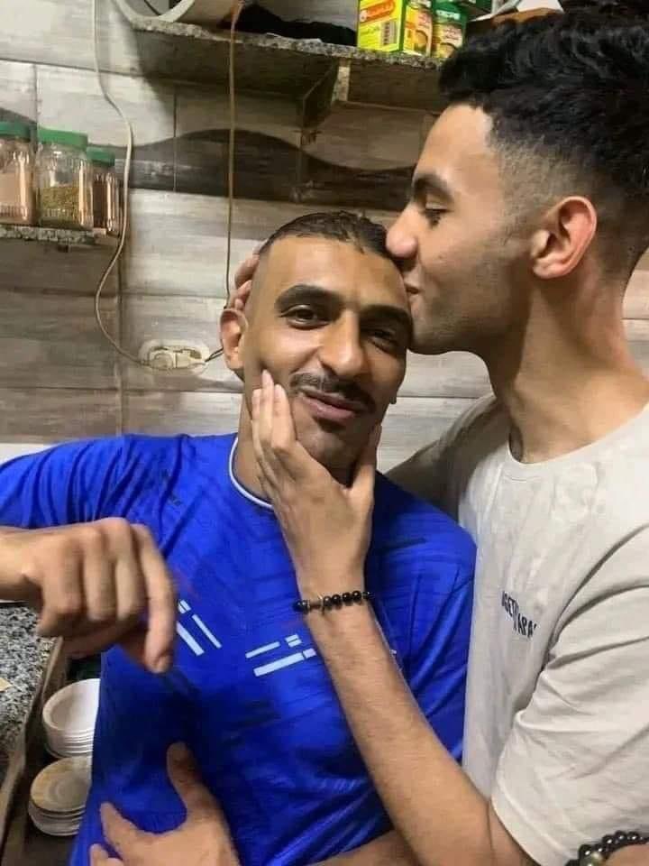 eslam1996eslam's tweet photo. لما تروح الساحل وتشوف الاسعار وترجع المنطقه بتاعتك تشوف القهوجي بتاعك : https://t.co/Cok3K0Tghv