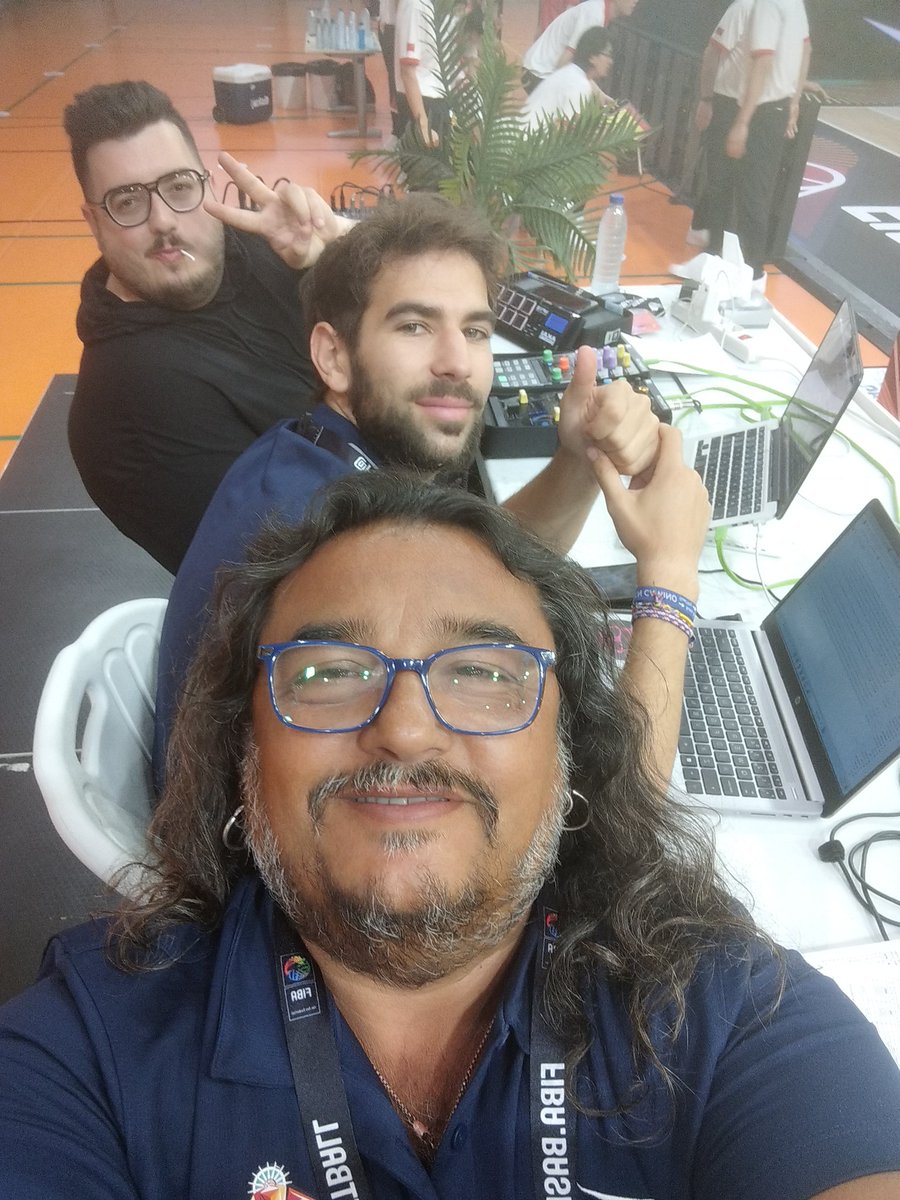 Aquí en el mundial #FIBAU19 
Con los capos <a href="/5Medrano/">Alberto medrano</a> y <a href="/GdePedrosa/">Pedrosa</a>