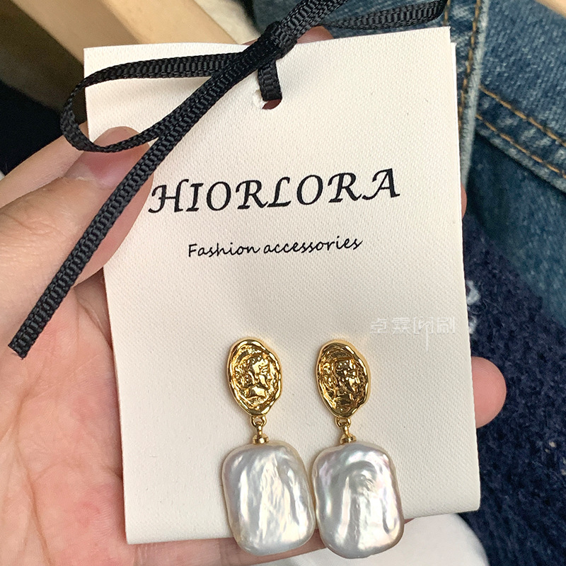 #Jewelry #Display #Cards #Premium #Paper #Materials: Choose from a wide array of #highquality paper materials, including #artpaper for a touch of elegance, white #cardstock for a clean look, or even genuine leather for a #luxurious feel. #düsseldorf #dusseldorf #germany