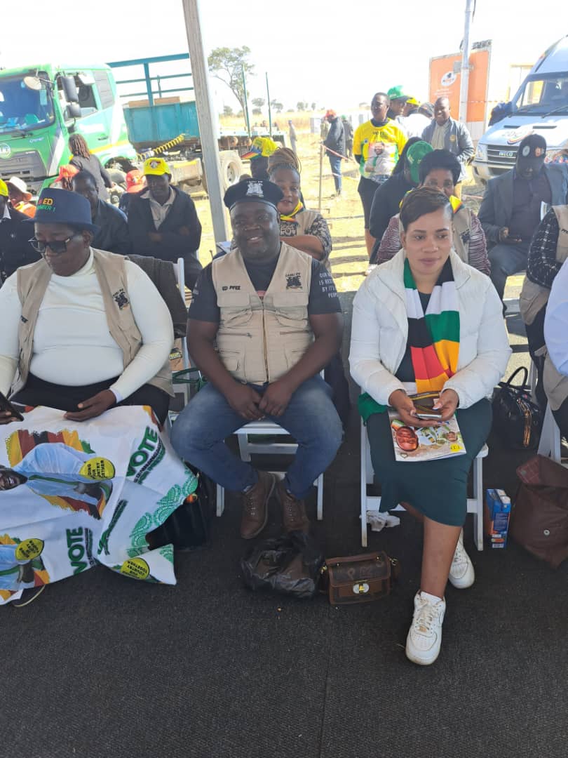 JonesMusara's tweet photo. #Returnees4ED are also adding on to the loading bumper votes4ED. They are happily attending ZANU PF rallies and participating.
Every Vote counts! Its great President EDM knows this & takes a pragmatic approach to electoral politics.
Victory is certain.
#23augustedpfeeeee https://t.co/MRgqWkjcLC
