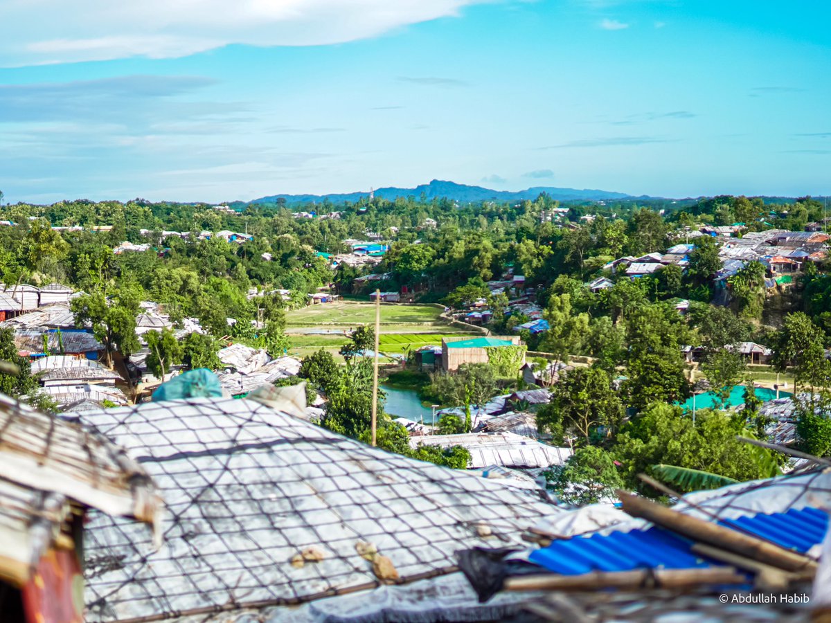Abdulla_AH7's tweet photo. 1/Some aerial shots of the camp, but don’t be confused that they weren’t taken with a drone!
#aerialshots #refugeecamp #campview #rohingyacamp #coxbazarcamp #rohingyarefugees #refugeecampphotos #documentaryphotographer #streetphotography #storytellingphotography https://t.co/wVTIPPoExZ