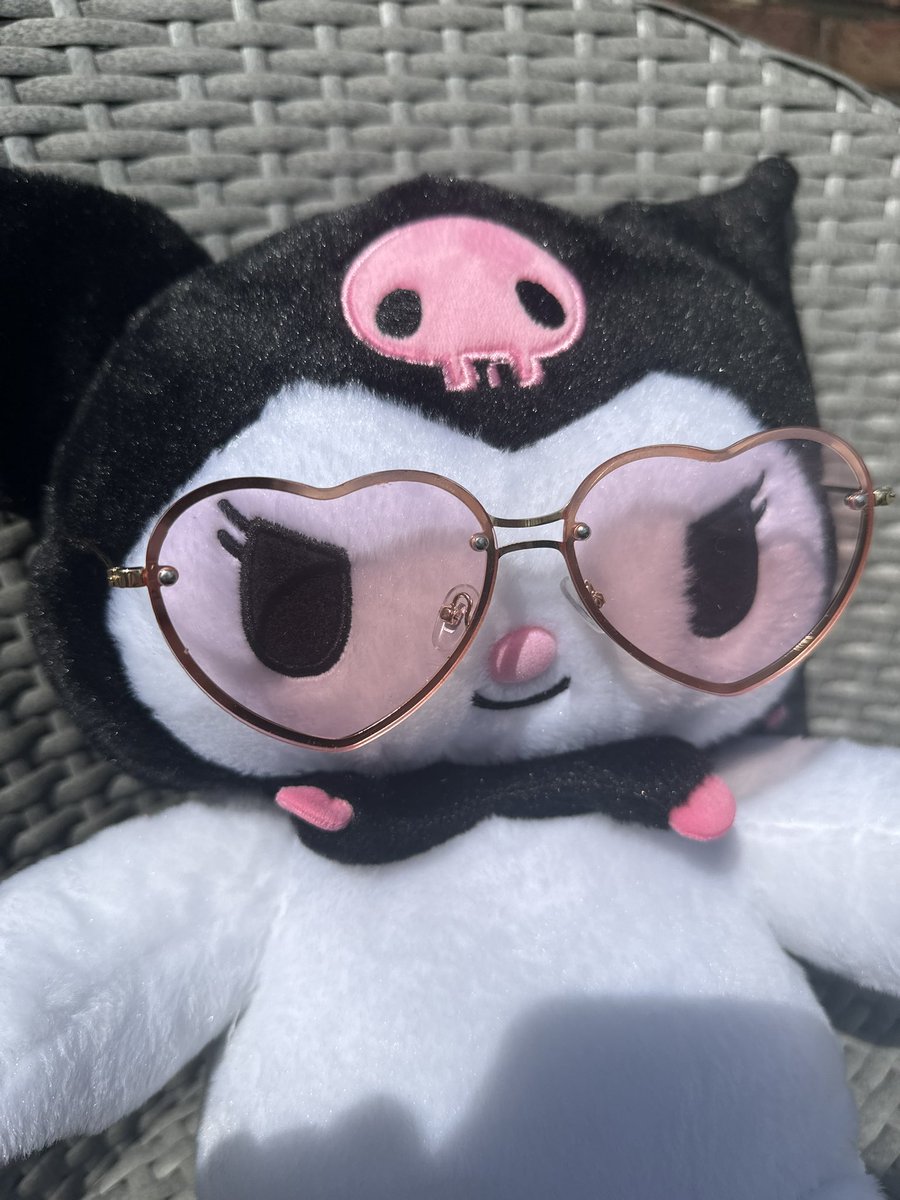 kuromi’s ready to see the barbie movie 💫